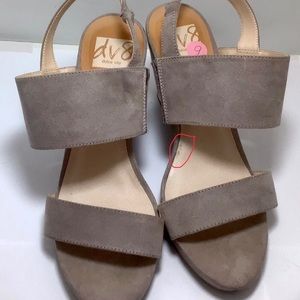 Dolce Vita Taupe Colored Wedge 3 1/2 inch heels. Size 9.